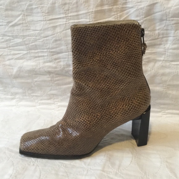 Stuart Weitzman genuine leather snake boots - Picture 2 of 8